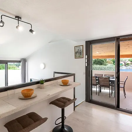 Vakantiehuis L'ornano - Maison Climatisee Avec Piscine *